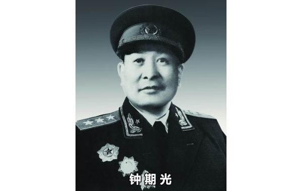 中将尹燕青的爷爷，一位历史人物的背影，中将尹燕青的爷爷，历史人物的背影