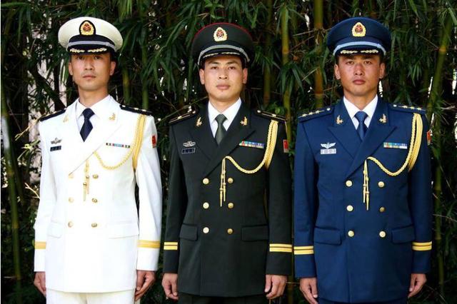 军人服装的种类及其特点，军人服装种类与特点概述