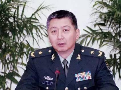 集团军军长的军衔，荣耀与责任的象征，集团军军长，军衔荣耀与责任的重托