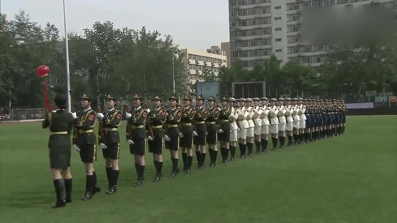 解放军女兵仪仗队操枪视频，展现新时代巾帼英雄风采，解放军女兵仪仗队操枪英姿，新时代巾帼英雄风采展现
