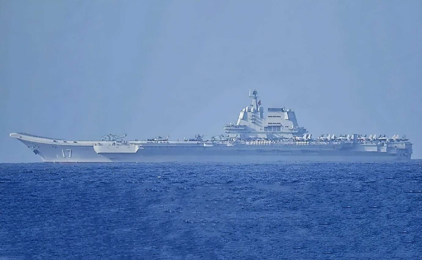 山东舰常态化穿航台海，捍卫主权，展示决心，山东舰常态化台海巡航，捍卫主权，展示决心