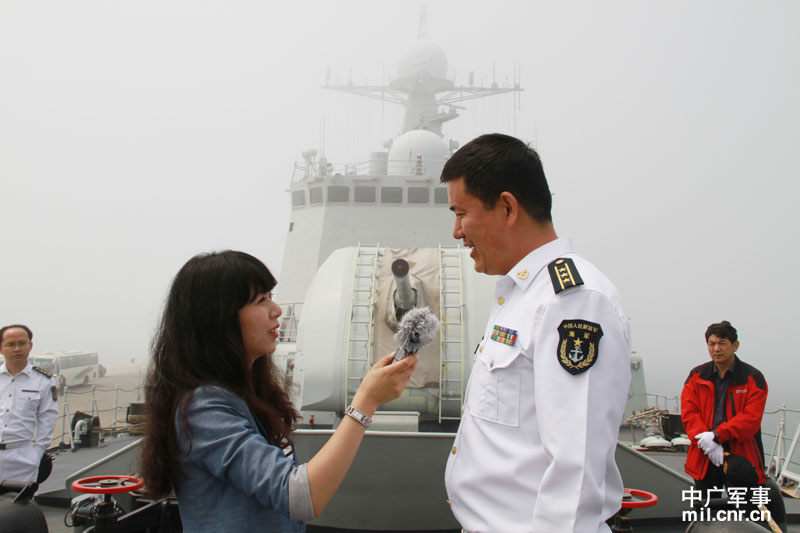 原石家庄舰舰长，铁血指挥，海军精英的杰出代表，原石家庄舰舰长，海军精英的杰出代表与铁血指挥