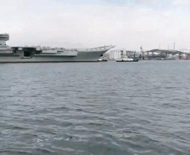 美军舰穿越台湾海峡