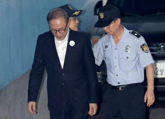 韩国唯一没坐牢的总统，李明博的传奇人生与治国之道，韩国前总统李明博，传奇人生与治国之道（唯一未入狱的韩国总统）