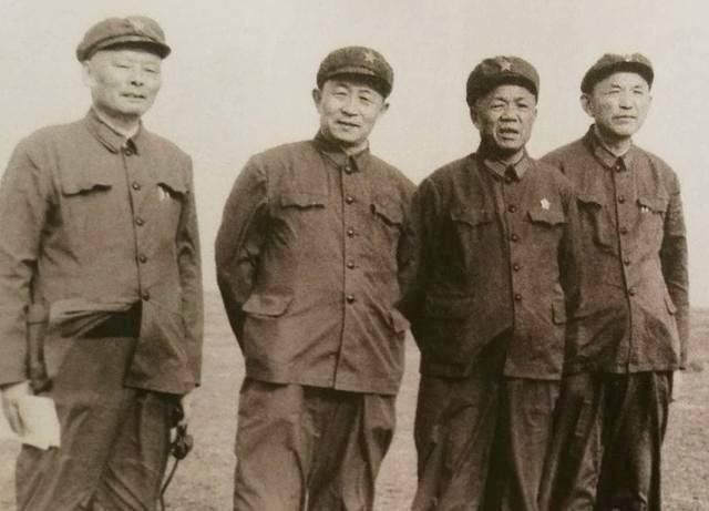 中国人民志愿军在司令员兼政委彭德怀的带领下的伟大胜利，彭德怀带领中国人民志愿军取得伟大胜利