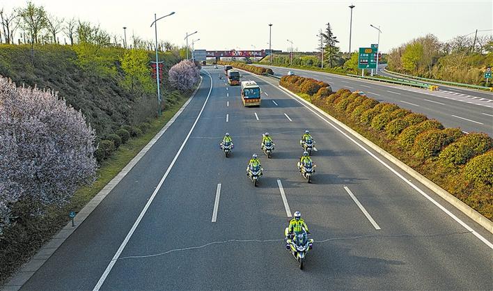 国宾护卫队大队长高峰，荣耀与担当，国宾护卫队大队长高峰，荣耀与担当的卫士之路