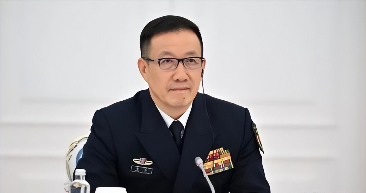 军事顾问，级别与职责的解读，军事顾问，级别与职责深度解析