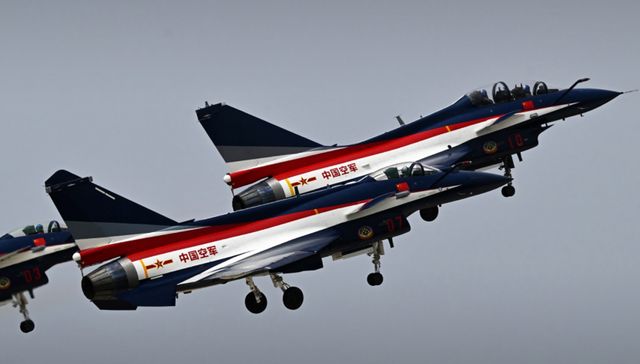 中国空军实力超越美国，全球航空领域的崭新格局，中国空军实力崛起，全球航空领域格局重塑