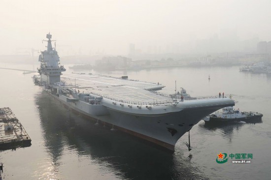 我国第二艘国产航母图片，展现强大国防实力的象征，我国第二艘国产航母亮相，国防实力之象征的图片展示