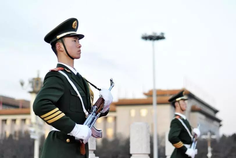 三军仪仗队与国旗护卫队正步区别探究，三军仪仗队与国旗护卫队正步区别的深度探究