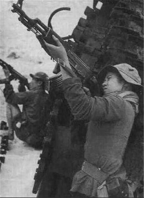 中国女兵在越南前线医疗队，什邡编号部队的荣耀与使命，中国女兵在越南前线医疗队，什邡编号部队的荣耀与担当