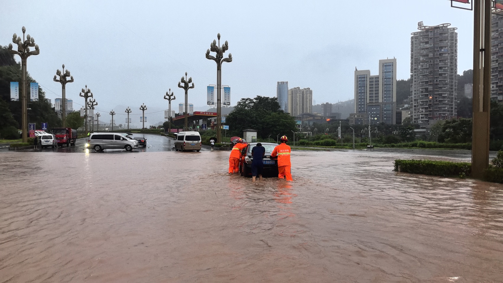 四川多地暴雨，挑战与应对，四川多地暴雨来袭，挑战与应对策略