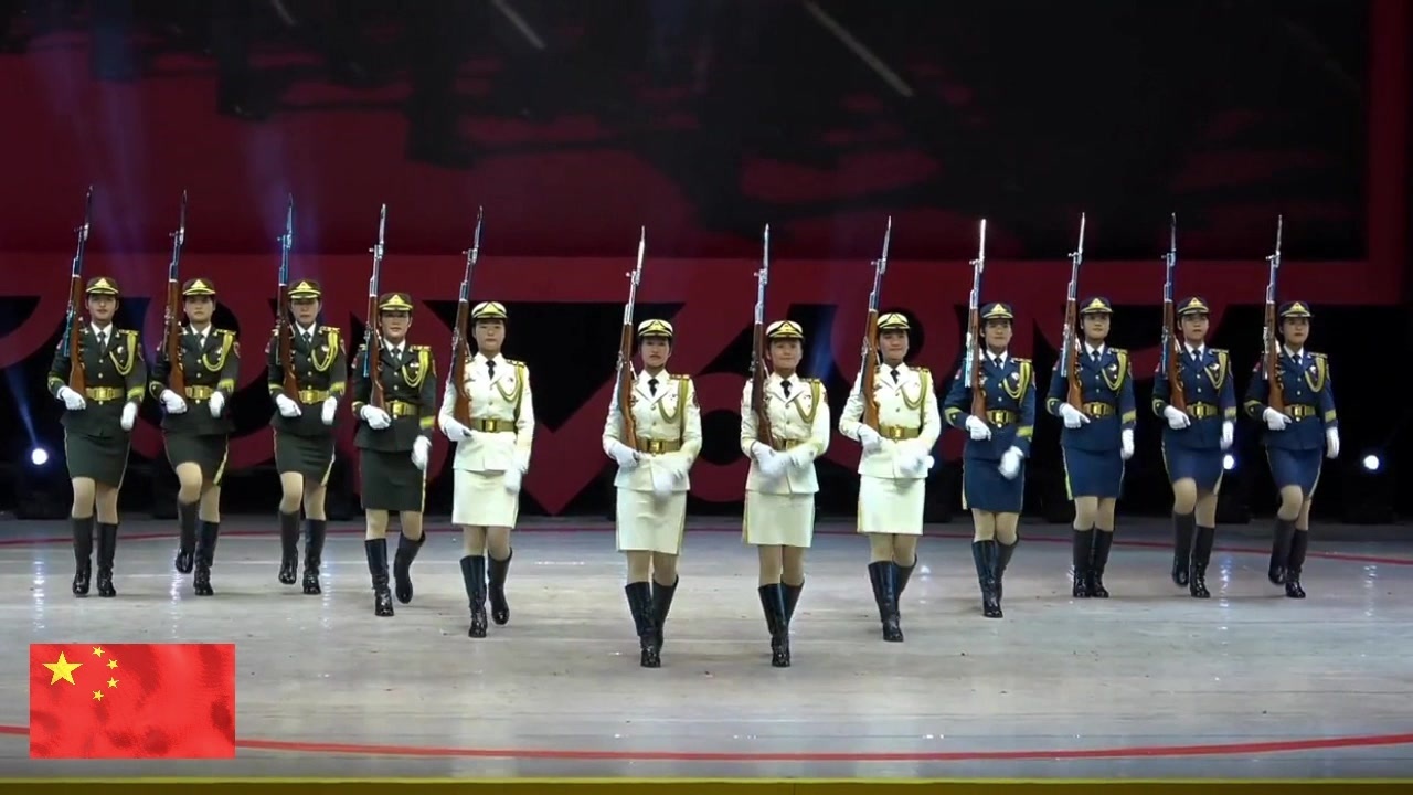 中国女兵最漂亮的表演——英勇与美丽的双重赞歌，中国女兵的英勇与美丽，双重赞歌的璀璨瞬间