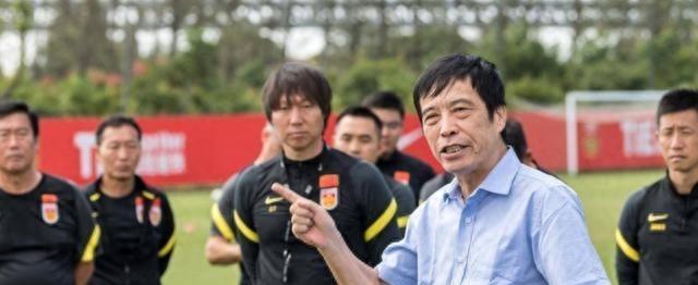 依法治军从严治军面临的挑战与应对策略，依法治军从严治军面临的挑战与应对策略探讨