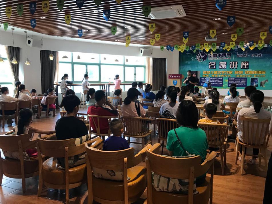 辽宁舰女少校，时代的航海先锋，辽宁舰女少校，时代航海先锋