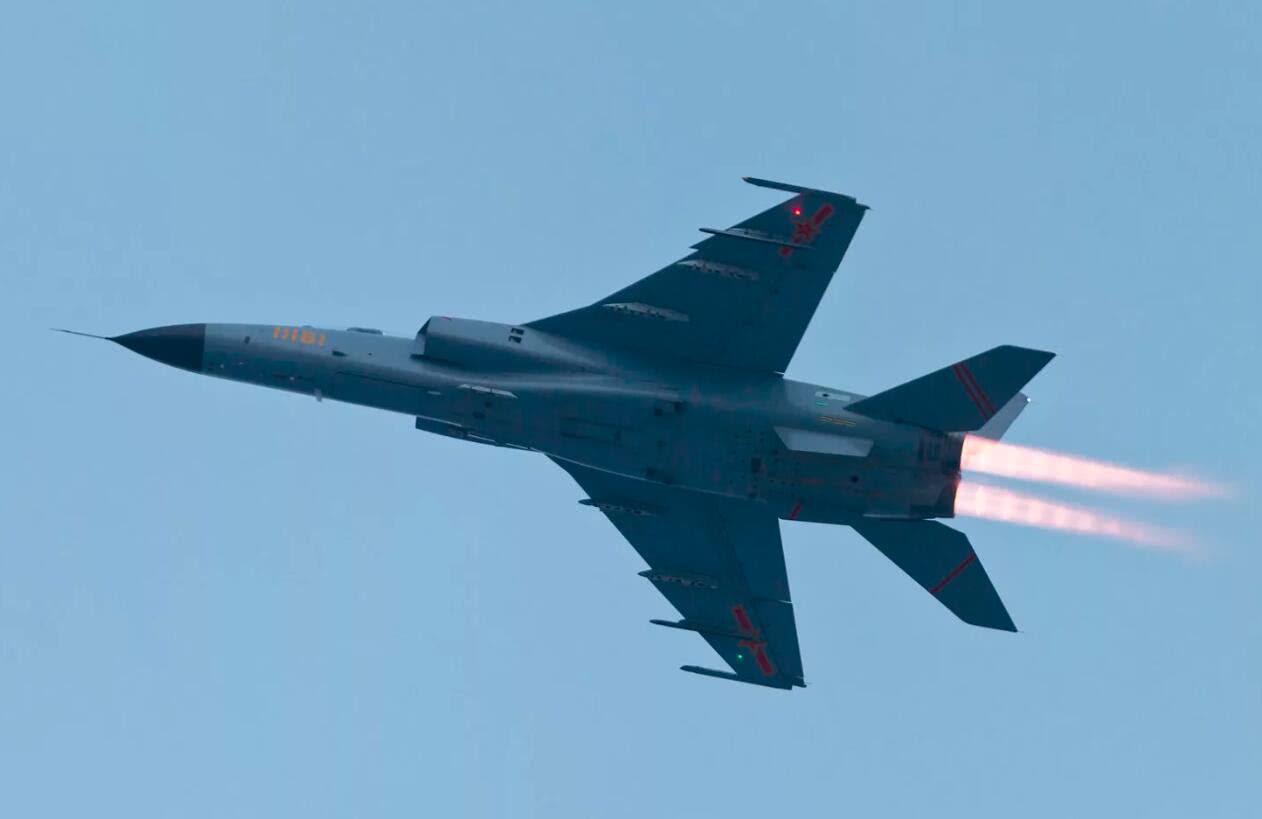 歼八与飞豹，中国空军力量的双翼，歼八与飞豹，中国空军力量的双翼传奇