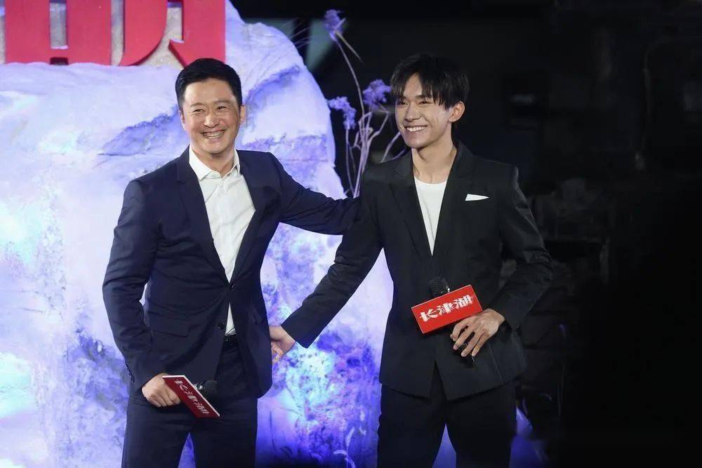 长津湖2021吴京版，一部震撼人心的战争巨制，长津湖战争巨制，吴京版震撼心灵