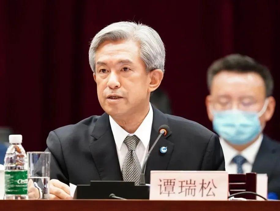 中国空军航空大学与国防大学，两所顶尖学府在国防与航空领域的卓越贡献，中国空军航空大学与国防大学，国防与航空领域的顶尖学府卓越贡献揭秘