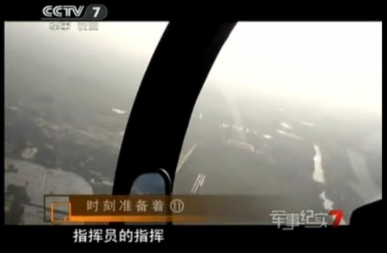 歼-10座舱盖高空爆炸事件探究，歼-10座舱盖高空爆炸事件揭秘
