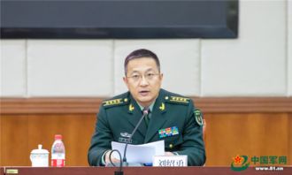 中央军事频道军事新闻主持人，传递权威声音，展现专业风采，中央军事频道主持人权威传递军事新闻，展现专业风采
