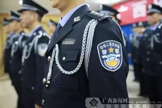 中国武警服装，传统与现代的完美结合，中国武警服装，传统与现代的时尚融合