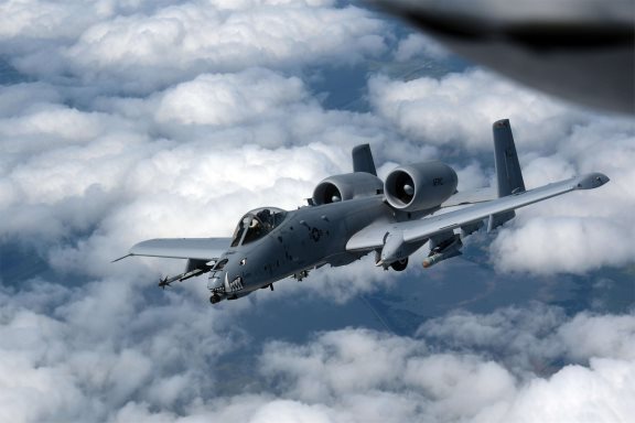 A-10攻击机，美军的空中猛兽，外观是否难看？，美军的空中猛兽，A-10攻击机的外观争议解析