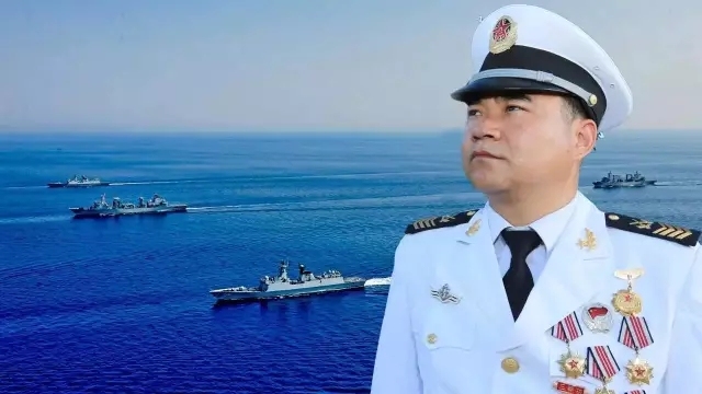 微山湖舰舰长，领航新时代的海军英雄，微山湖舰舰长领航新时代，海军英雄崭露头角
