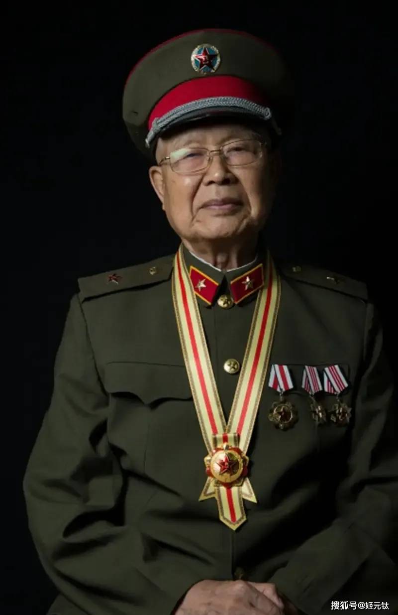 新八一勋章获得者的荣耀与担当，新八一勋章获得者的荣耀使命与担当