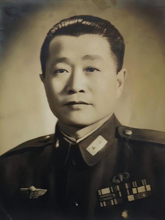 阅兵式上的国民党军，历史与现代的交融，国民党军阅兵风采，历史与现代的交融