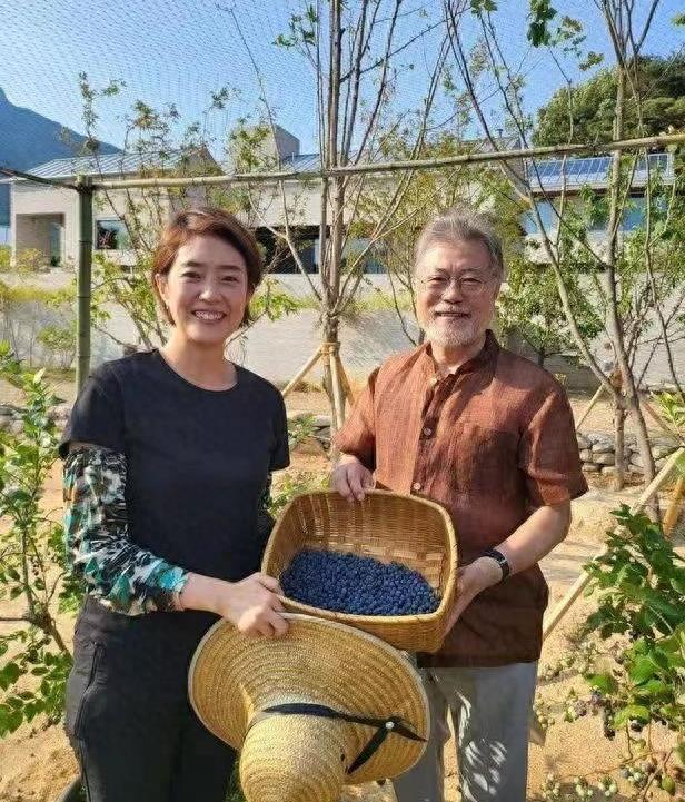文在寅为什么可以全身而退，领导者的智慧与策略分析，文在寅成功全身而退背后的领导者智慧与策略解析