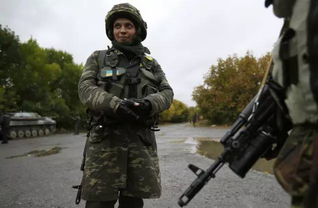 女兵扎军用武装带，力量与荣耀的象征，女兵扎军用武装带，力量与荣耀的彰显
