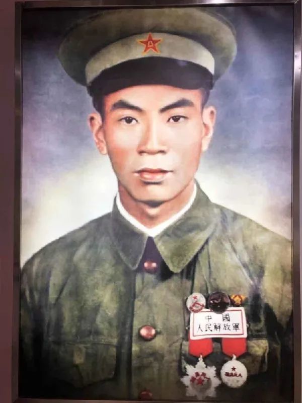 特级战斗英雄杨根思的故事，英勇无畏，忠诚至死，特级战斗英雄杨根思，英勇无畏，忠诚至死不渝的故事