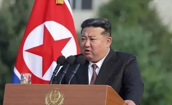 美国核潜艇抵韩，地区安全局势的新观察，美国核潜艇抵达韩国，地区安全局势再添变数