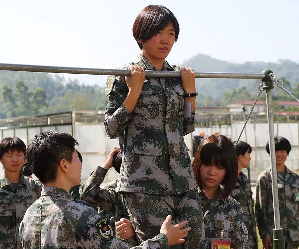 女兵都是干什么的？——探究女性在现代军队中的多元角色，女兵在现代军队中的多元角色探究