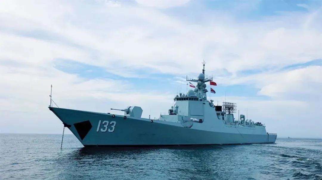 中国海军新锐战舰