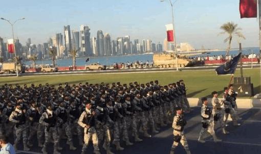 国庆阅兵方队，多少人一排的壮观景象，国庆阅兵方队壮观景象，一排多少人？