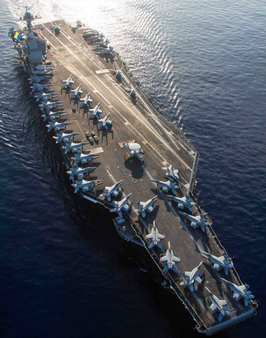 美国海军福特号航空母舰，力量的象征与技术的结晶，美国海军福特号航空母舰，力量象征与技术结晶