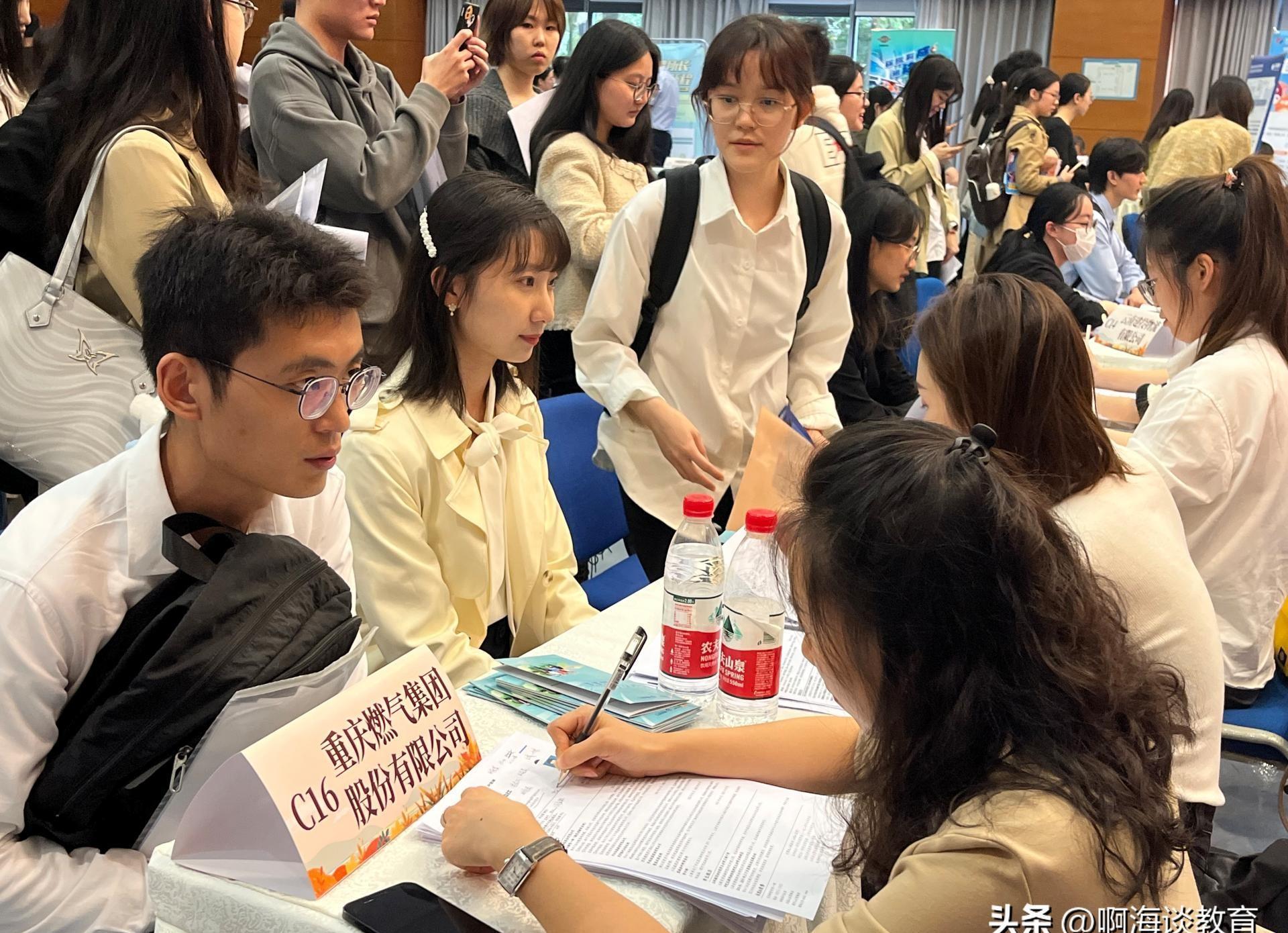 最新消息2024年自主择业补工资，政策调整与未来展望，2024年自主择业补工资政策调整及未来展望