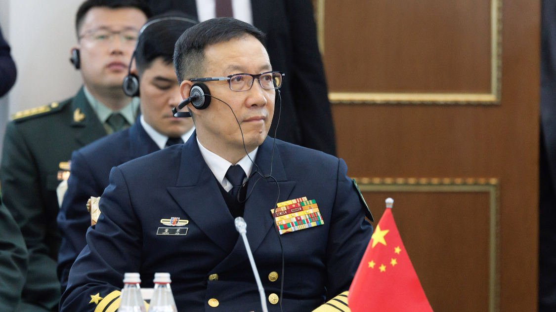 新任防长董军