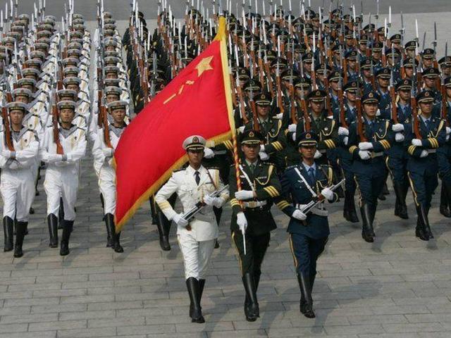 三军仪仗队，展现荣耀与力量的PPT图片，三军仪仗队风采，荣耀与力量的PPT图片展示