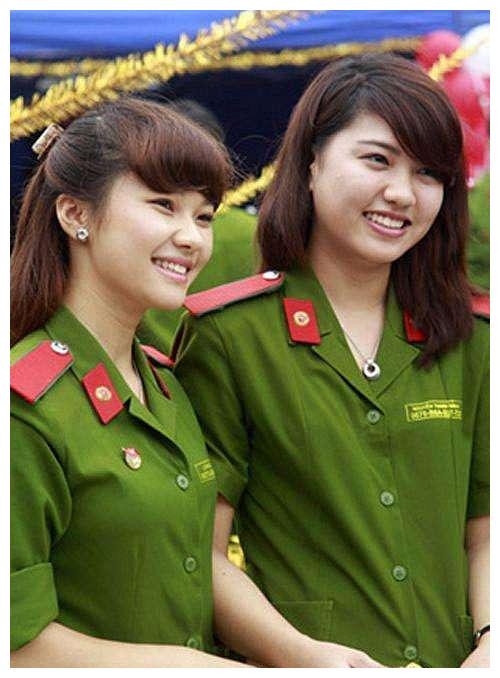 越南士兵眼中的中国女兵,挑战与尊重之间的微妙平衡,越南士兵视角下的中国女兵,挑战与尊重的微妙交织