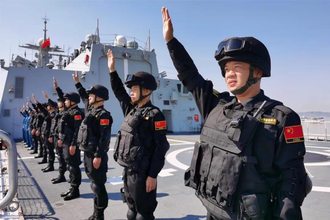 亚丁湾护航的真实原因,全球安全与经济利益的交织,亚丁湾护航背后的全球安全与经济利益交织