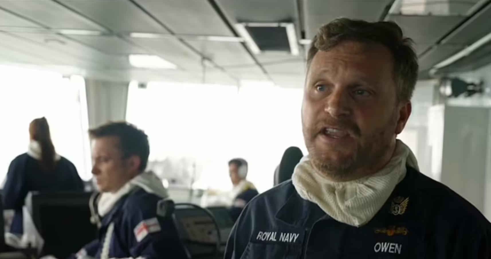 驱逐舰与战斗机,海上与空中的交汇点探讨能否打战斗机的问题,海上战舰与空中霸主,驱逐舰与战斗机交汇点的战斗探讨