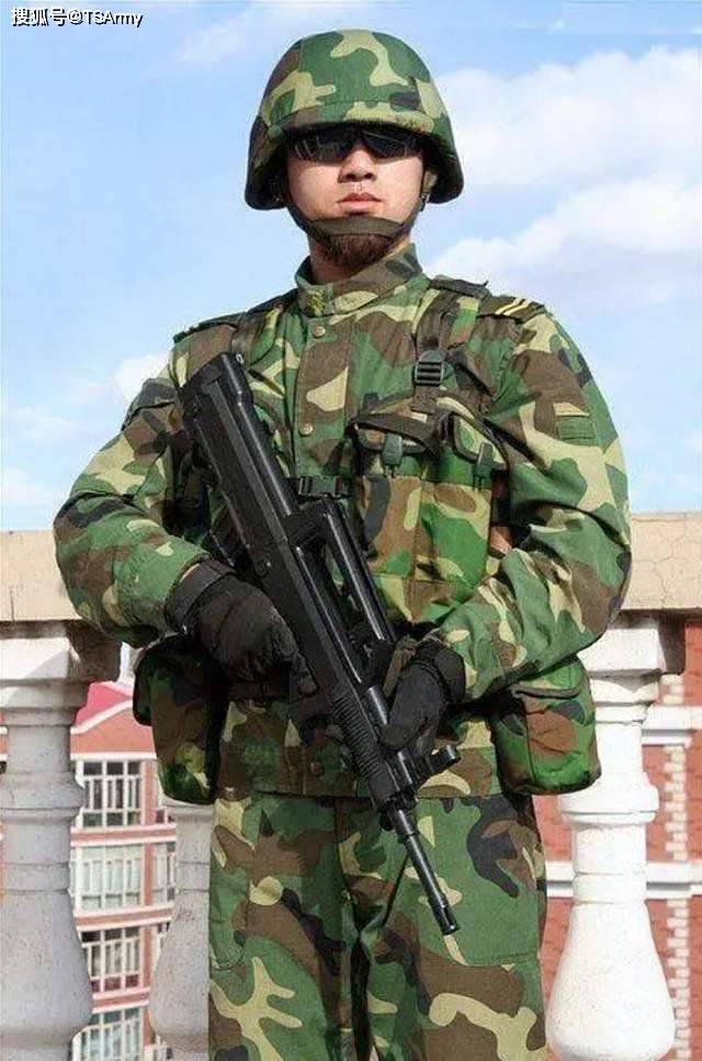 中国陆军迷彩服的发展历程与种类,中国陆军迷彩服的发展历程及种类概述