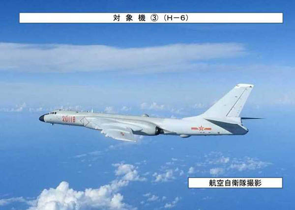 中国空军绕飞，展示空中力量的壮丽画卷，中国空军绕飞，空中力量的壮丽展示