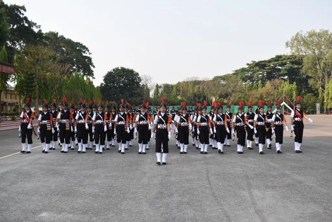 一睹仪仗队女兵们的风采，仪仗队女兵风采展示，飒爽英姿令人瞩目