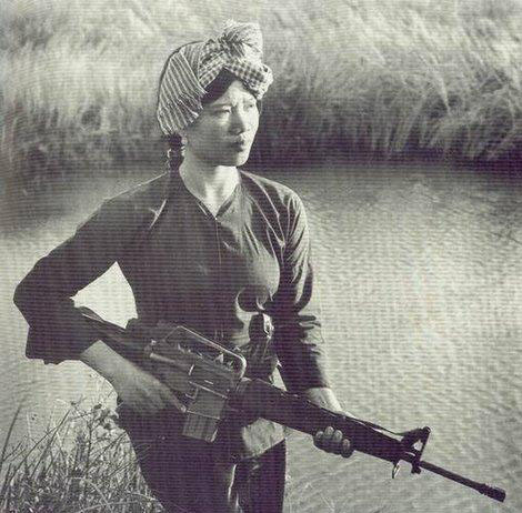 中国女兵在越南,电影中的英勇形象与在线播放的共鸣时刻,中国女兵在越南,电影中的英勇形象引发共鸣时刻