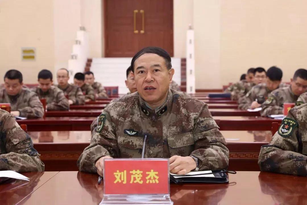 西陆军事网小编,军事资讯的守护者,军事资讯守护者,西陆军事网小编实时更新报道