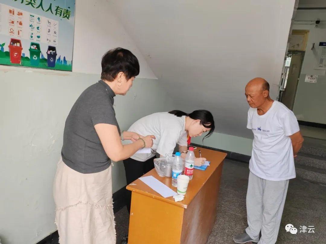 第十五空降兵军,英勇无畏,守护国家的坚强后盾,第十五空降兵军,英勇守护,国家坚强后盾