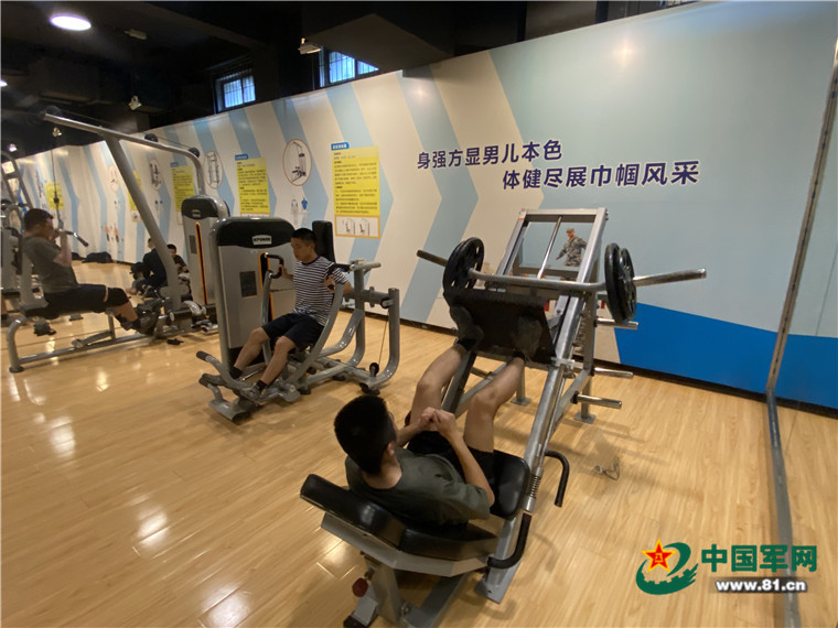 部队健身房，塑造战士体魄与精神的摇篮，部队健身房，战士体魄与精神的塑造摇篮